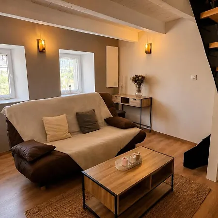 Au Carry Family Semesterbostad Grazac (Auvergne)